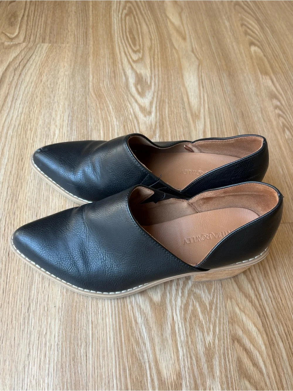 Cynthia Rowley Black Pointed Leather Slip-On Flats